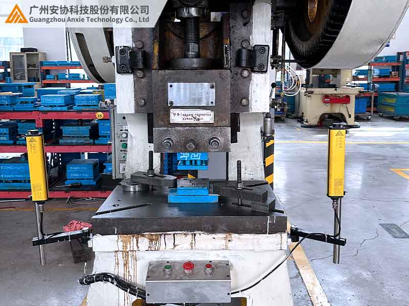 安全光幕：工業(yè)自動(dòng)化安全守護(hù)者