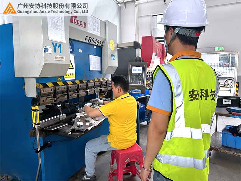 安全光幕:工業(yè)自動(dòng)化流水線(xiàn)安防新標(biāo)桿