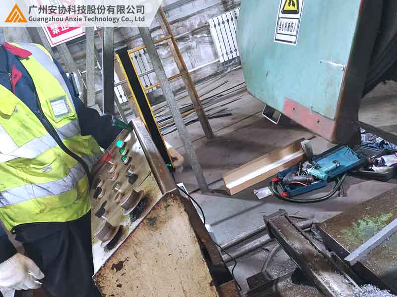狹小空間安全防護？單邊光柵輕松解決