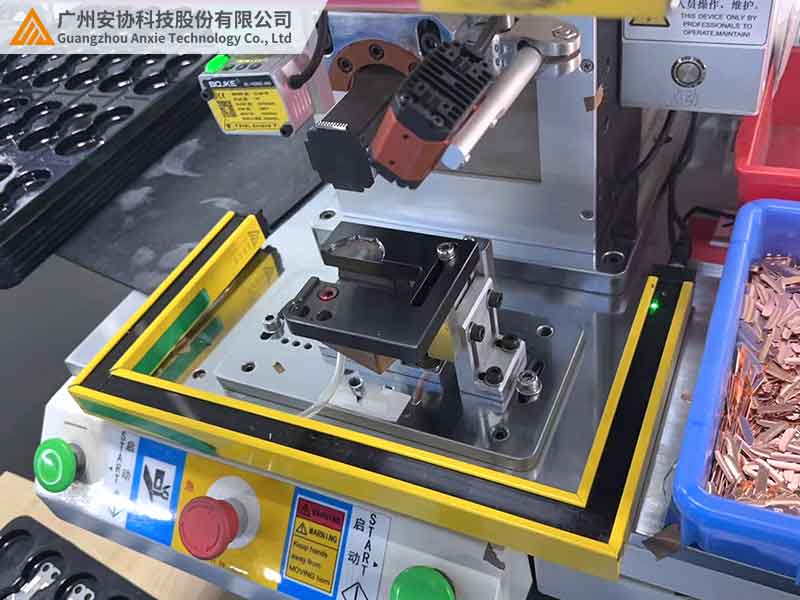U型安全光柵機械防護案例.jpg