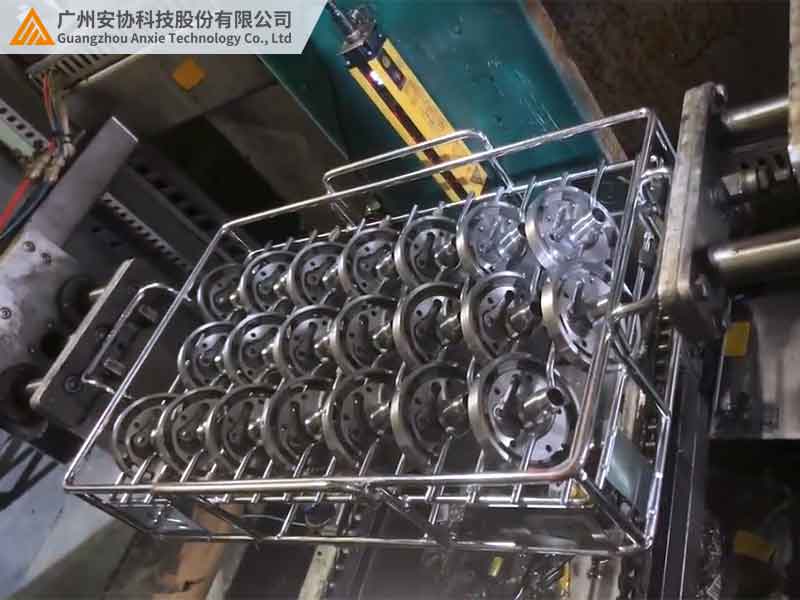單邊光柵在清洗設備中的安全應用案例.jpg