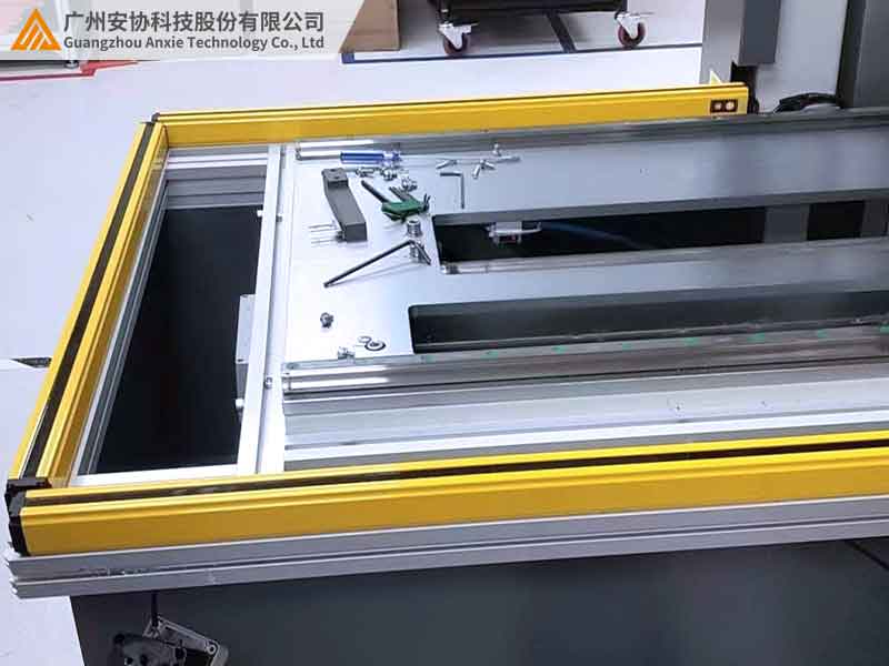 抗陽光單邊光柵在機械制造的防護應用.jpg