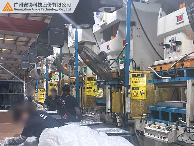 安全光幕在沖床作業(yè)中的優(yōu)勢